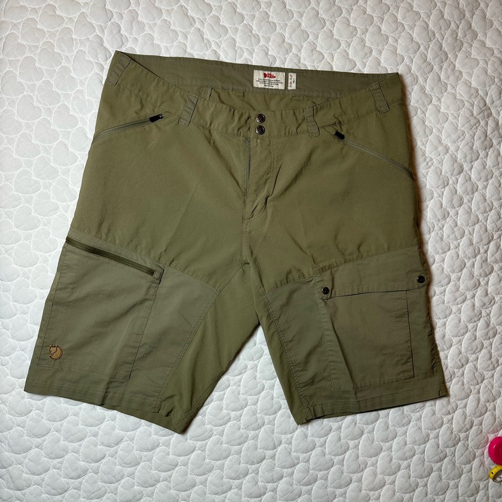 Fjallraven Men's Khaki Abisko Midsummer Shorts 37